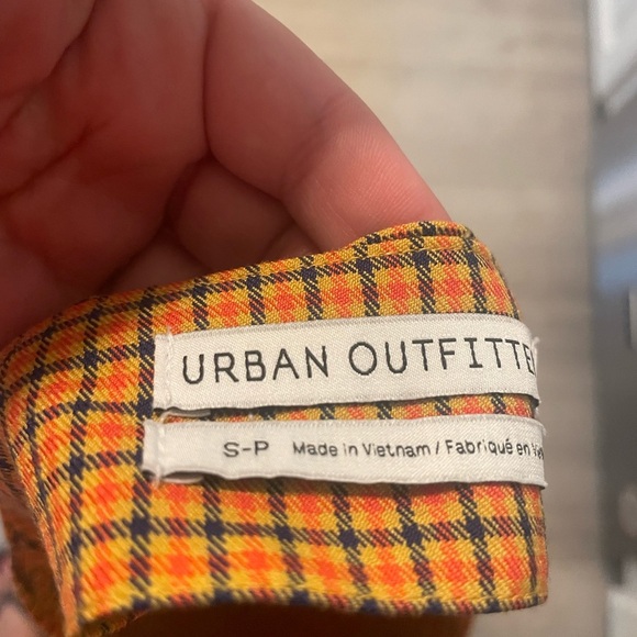 Urban Outfitters plaid skirt size small - Picture 3 of 3